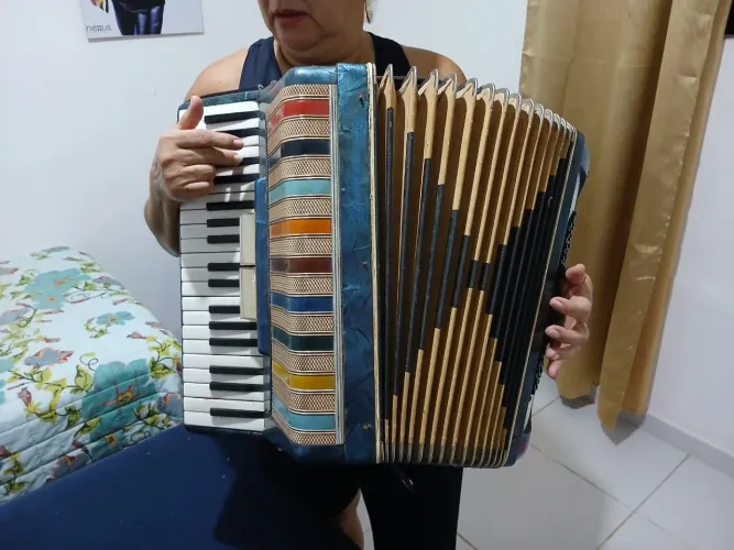 KIT Sanfona 80 baixos + Pandeiro Saema 5 pares de platinelas