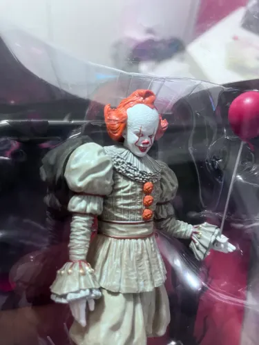 Pennywise Welcome To Derry McFarlane GOLD LABEL edição limitada de 5,500 peças