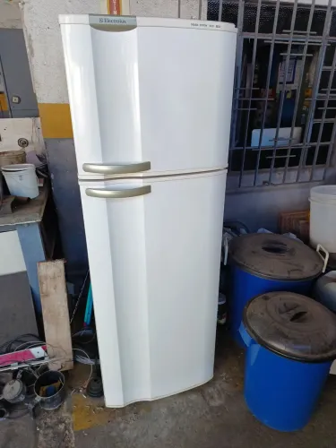 Geladeira Electrolux DC39