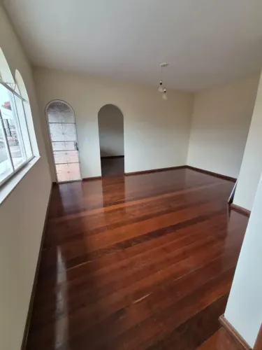 Excelente casa em bairro próximo a área central da cidade
