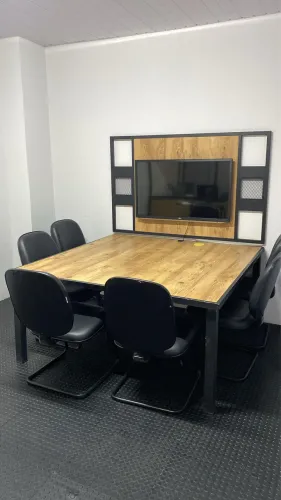 Mesa escritório com + 4 cadeiras 1,60x1,60x 73