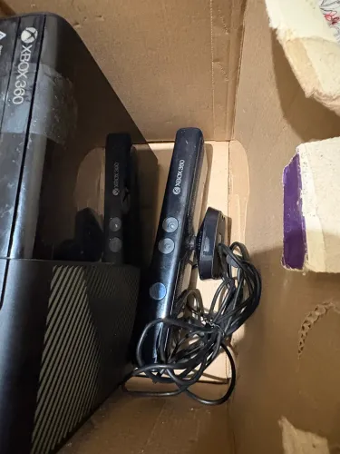 Xbox360 (Desbloqueado) + Kinect - Leiam 