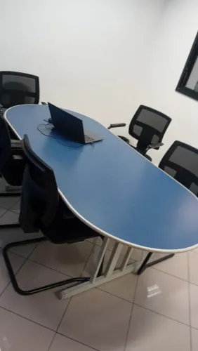 Mesa de reunião oval 2,00 x 0,90 m azul - escritório