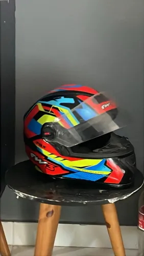 Vendo capacete da fw3 semi novo