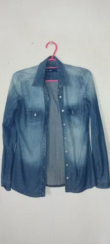 Camiseta jeans estilo jaqueta