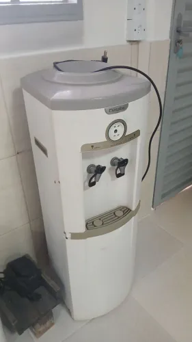 bebedouro de coluna Esmaltec, modelo EGM30