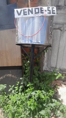 Portão e grades lixeira e churrasqueira
