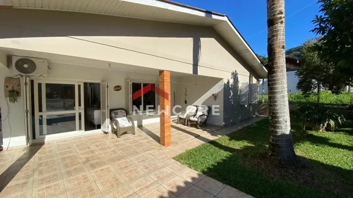 Casa em Rua Alberto Schuck - Centro - Morro Reuter/RS