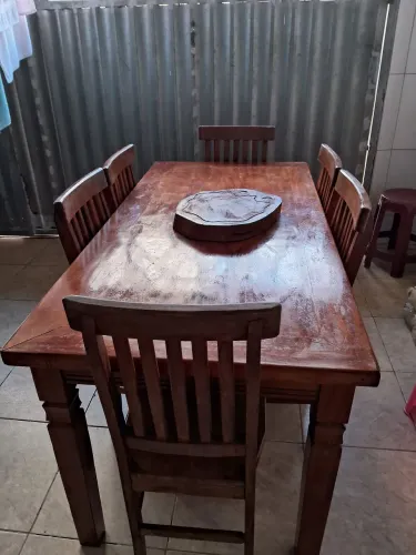 Conjunto de mesas com 6 cadeiras e buffet