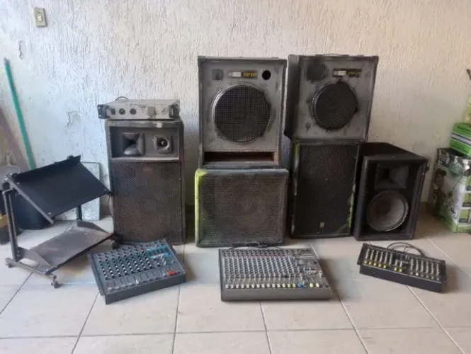 Equipamento de som profissional