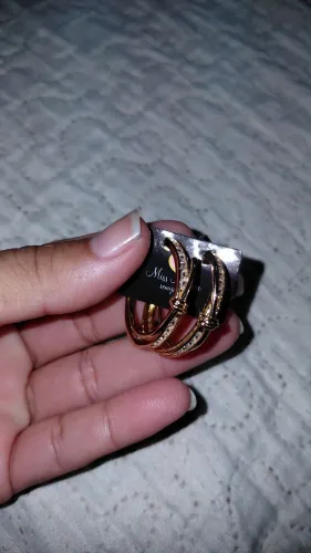 Argola semi joia 1 ano de garantia ( fabricação)