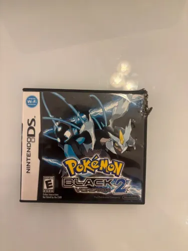 Pokemon Black 2 versão americana (Com a capa avariada)
