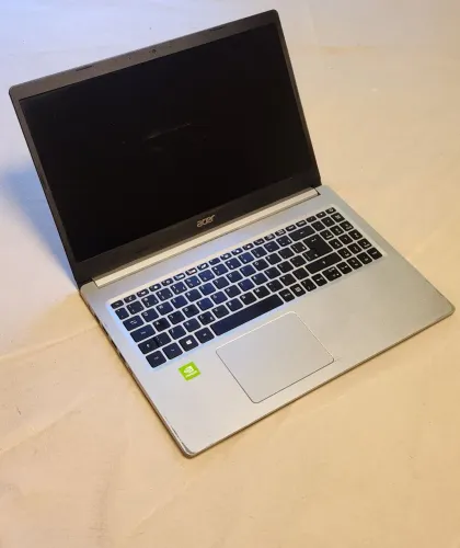Notebook Acer Aspire 5 - PARA SAIR LOGO