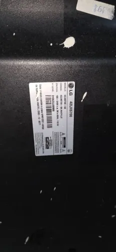 Tv barata só sai a voz/Conserto ou retirada de peças- película da tela descascando
