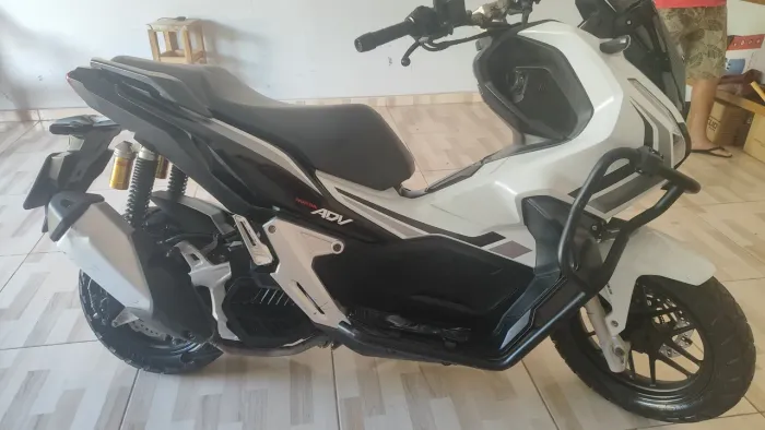 Honda adv 150