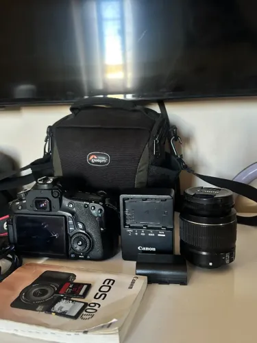 CAMERA CANON EOS 60D