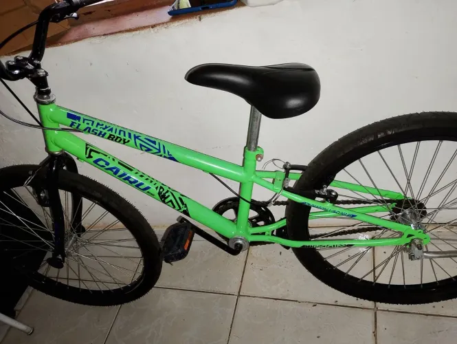 Bicicleta semi-novo 