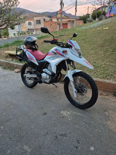 Vendo XRE 300 2010 Revisada