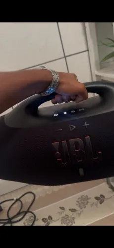 JBL BOOMBOX 4, 11 MESES DE COMPRADA POUCO USADA.