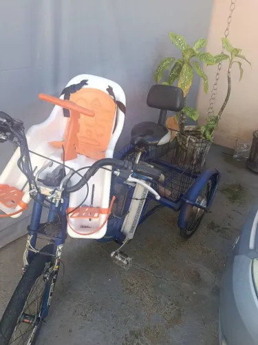 Triciclo elétrico 