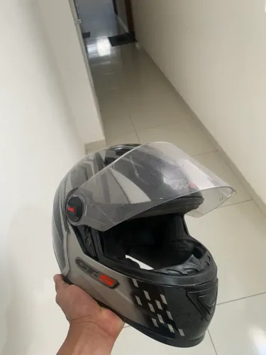 Vendo capacete fw3