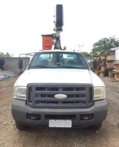 Ford F4000 Cesto Aereo 2010