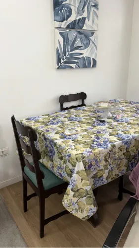 Mesa com 4 cadeiras madeira de lei mais de 100 anos , mesa de antiguidades