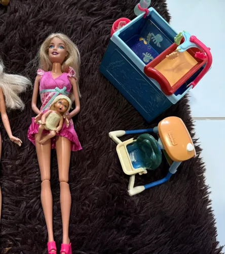 Barbie babá completa 