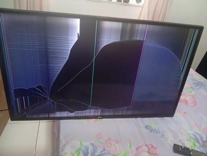 Tv LG 43 polegadas com defeito 