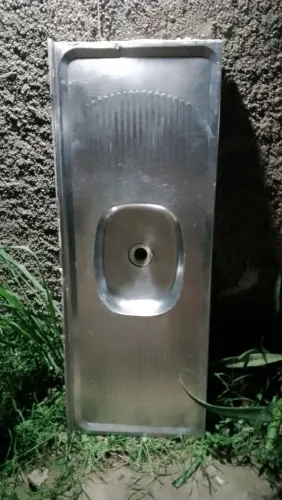 Pia aço inox usada porém conservada