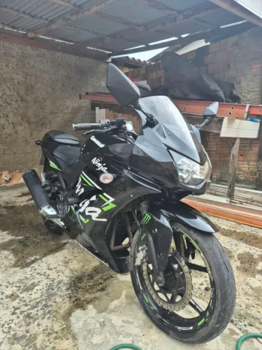 Ninja 250 com escapamento jeskap 