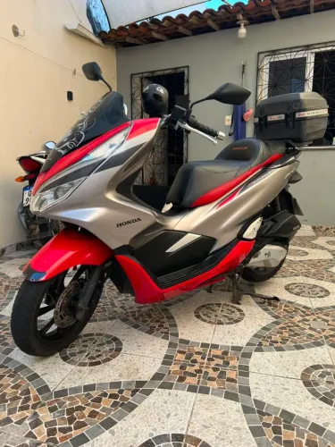 Honda PCX moto de garagem pouco uso perfeita