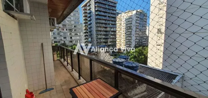 Ipanema | Apart-Hotel 2 quartos, sendo 2 suites