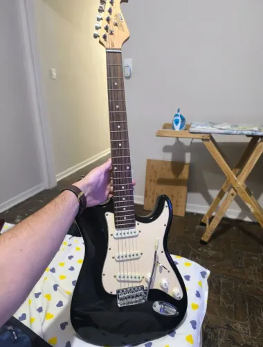 Guitarra Memphis mg22 (NOVA)