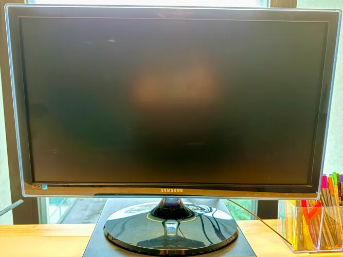 Monitor LED 23" Samsung S23B550V Full HD - 2x HDMI E Som Embutido