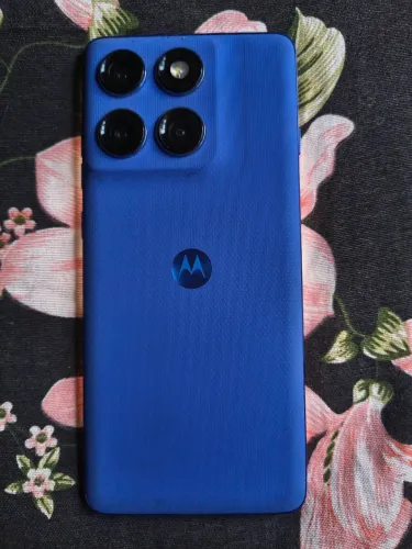 Vendo ou troco moto Edge 60 pro