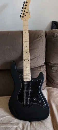Guitarra Strinberg STS100+Cuvave