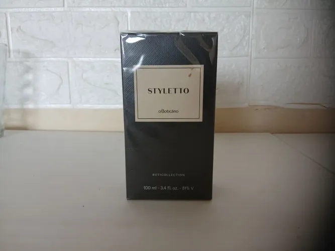 Perfume Styleto, o Boticário