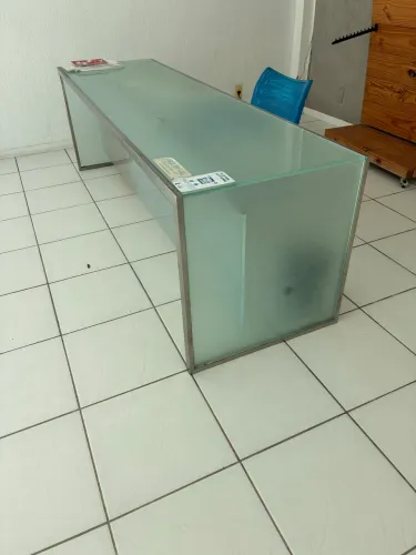 Mesa em Inox Escovado com Vidros