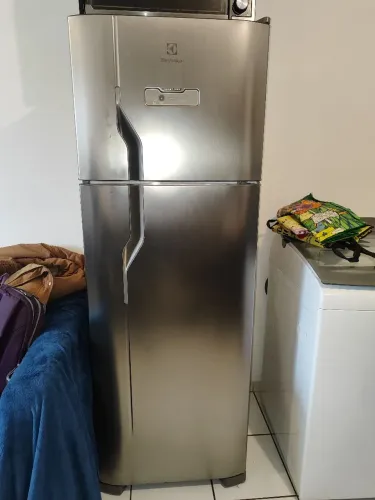 Vendo geladeira em excelente estado de uso