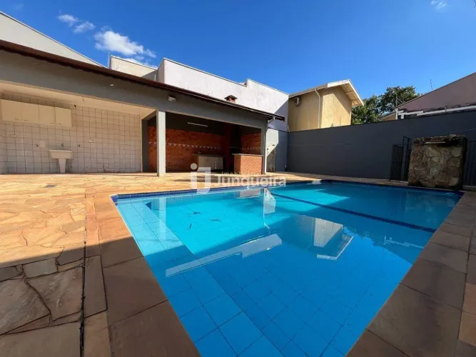 Casa para aluguel, 4 quartos, 6 vagas, Bairro Santa Cecilia - Piracicaba/SP