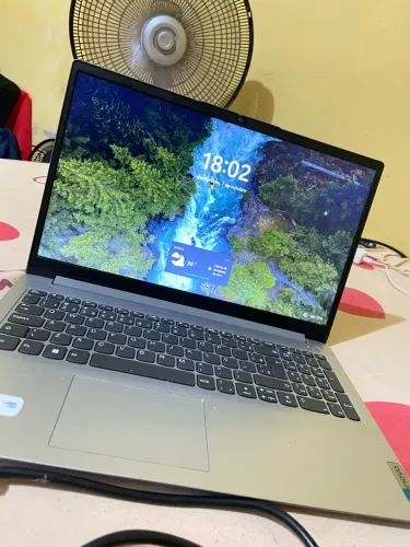 Vende-se notebook seminovo