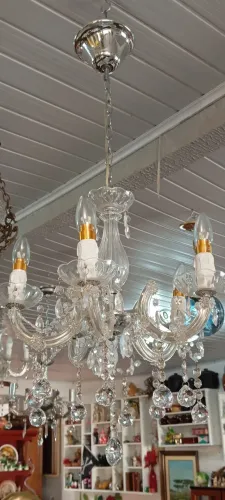 Lustre em cristal e acrílico