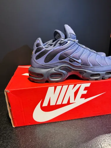 Nike Air Max Plus TN roxo/azul TAM. 41 - Em estado de novo