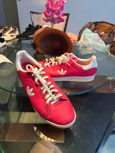 Tênis vermelho Stan smith tamanho 44 BR 