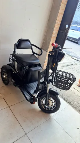 Bicicleta elétrica triciclo 2 lugares 
