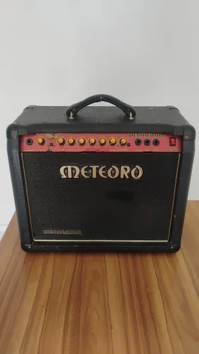 Cubo Amplificador de Guitarra Meteoro