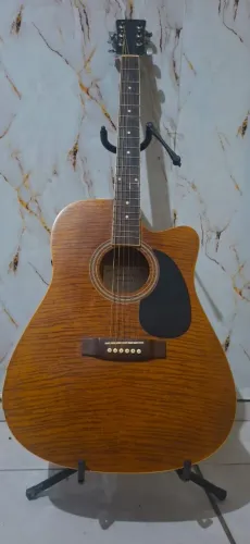 Belíssimo violão elétrico vooga