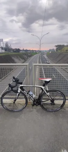 ? BICICLETA SPEED KUOTA KARMA RACE - CARBONO - GRUPO SHIMANO 105