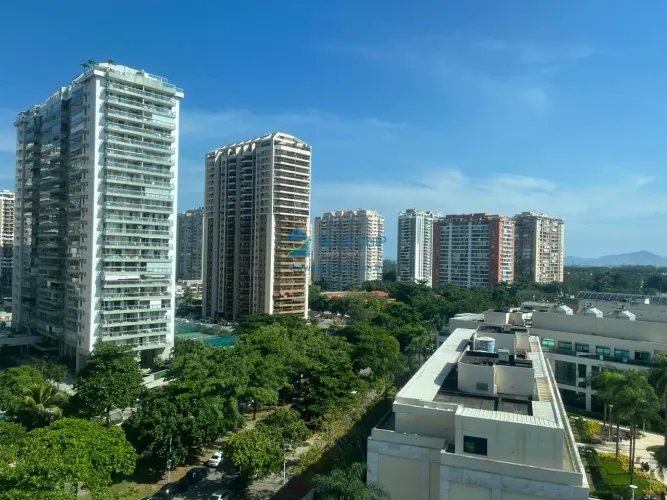 Sala à Venda no Condomínio Blue Chip - Barra da Tijuca, com 29m² por R$240.000,00
